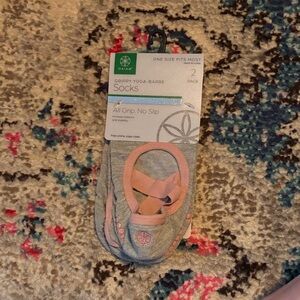 GAIAM Yoga Socks - Pink and Gray